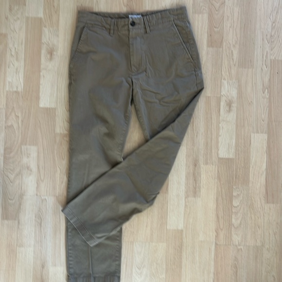 Good fellow men’s khaki chino in tan in size 32x32.  Excellent condition! - Picture 1 of 5